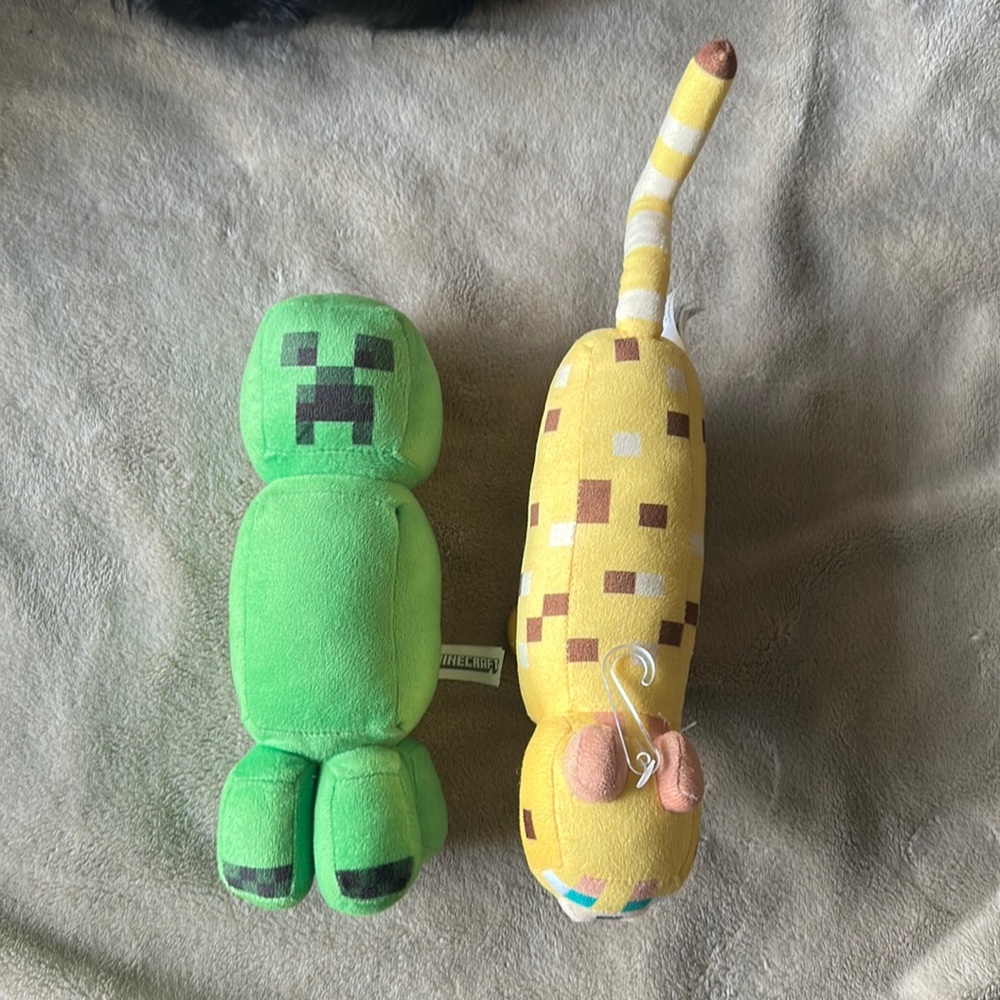 Use mini minecraft plushies